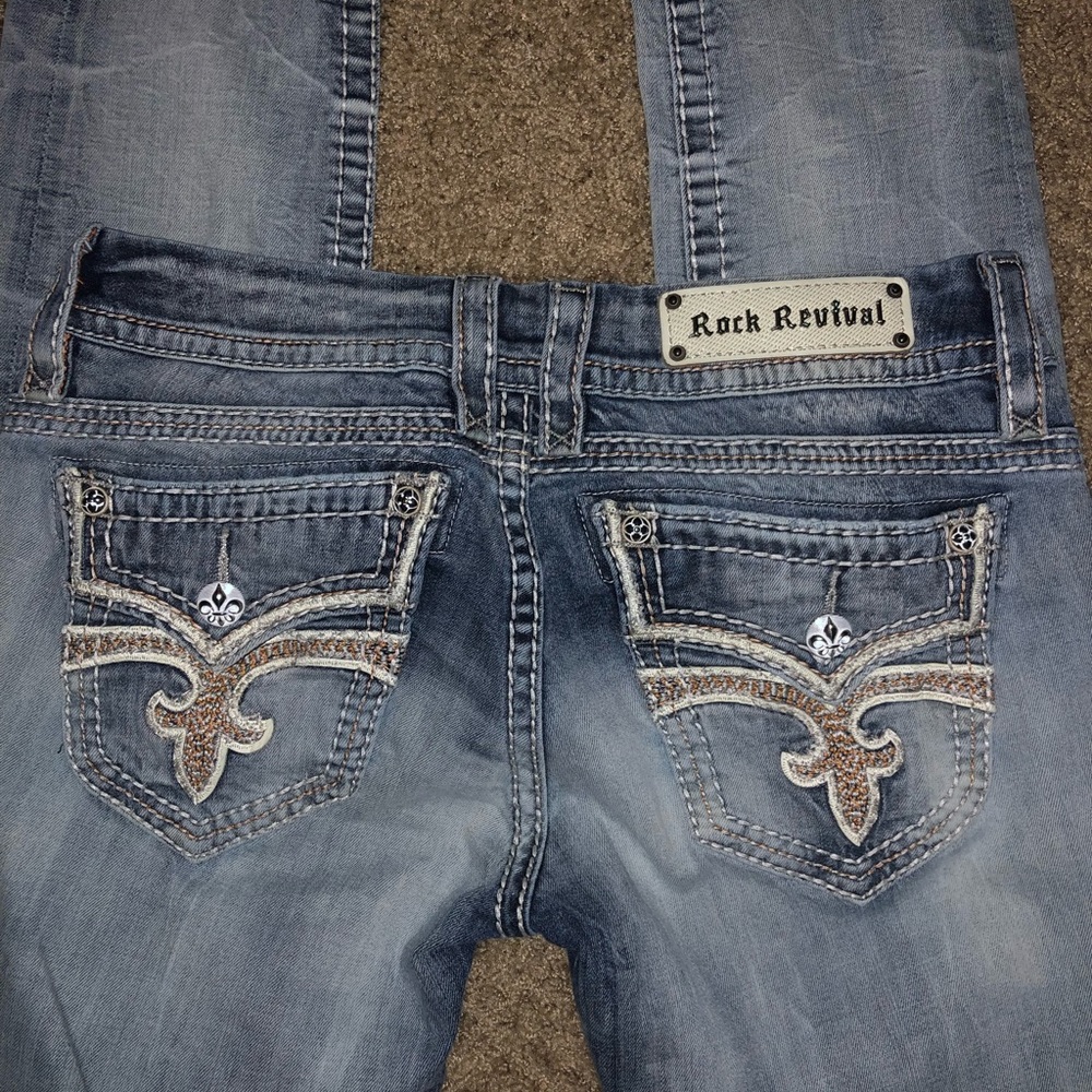 Rock Revival Jeans Size 30 inseam is 32”